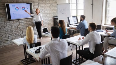 7 WAYS DIGITAL SIGNAGE FOR EDUCATION IMPROVES LEARNING